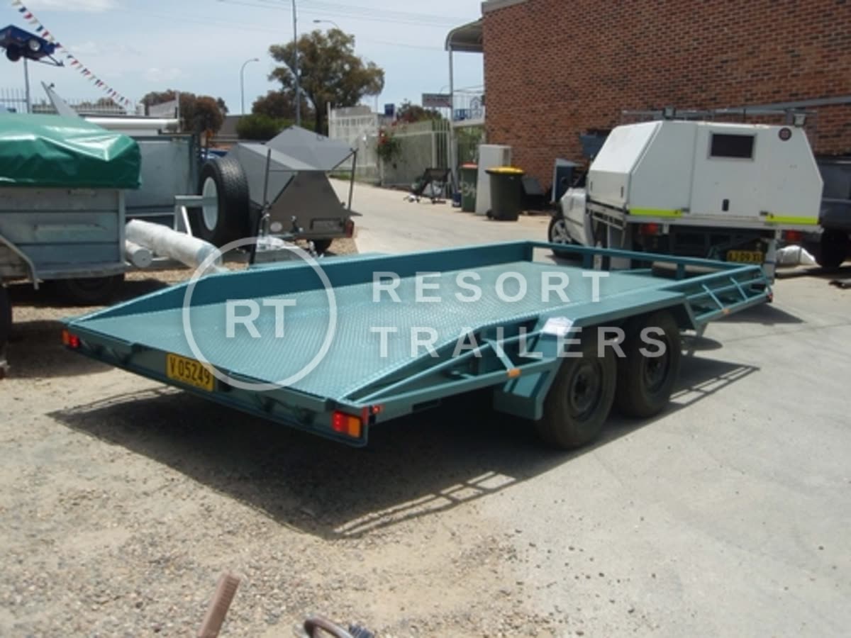 Dual axle vehicle trailer — built by Resort Trailers